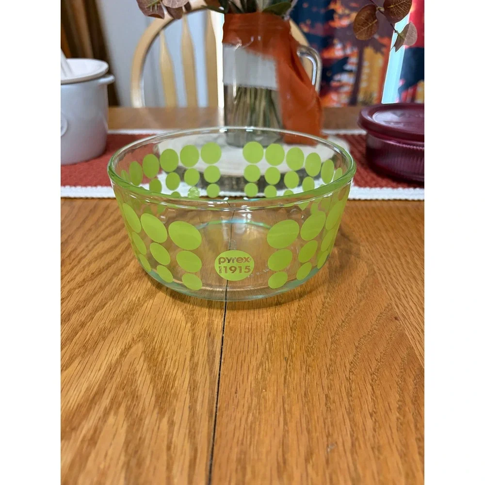 Pyrex 1 Quart Glass Bowl Lime Green Polka Dot 1915 Anniversary Edition 950mL